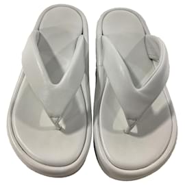 Balenciaga-Balenciaga Platform Mold Thong-Strap Sandals in White Leather-White