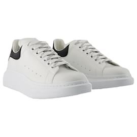 Alexander Mcqueen-Oversize Sneakers - Alexander McQueen - Leather - White-White