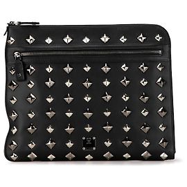 Bolsa clutch de couro PVC com studs e logo MCM Visetos Preto