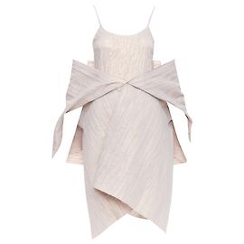 Vestido slip champagne amassado Romeo Gigli com xale Rosa