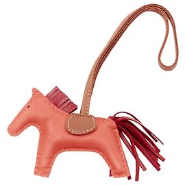 Hermès Charm de bolso de caballo con flecos de cuero Hermes Rodeo PM Roja