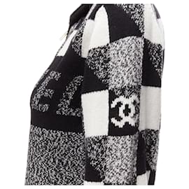 Chanel-Chanel Cashmere Graphic CC Logo Cardigan-Black