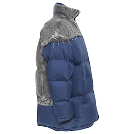 Balenciaga-Regata de crepe de lã com pétalas florais de lantejoulas e bordas onduladas da Carolina Herrera-Azul