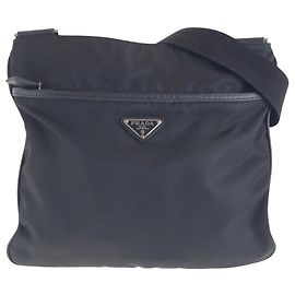 Bolsa de ombro Prada em nylon tessuto com logo triangular Preto