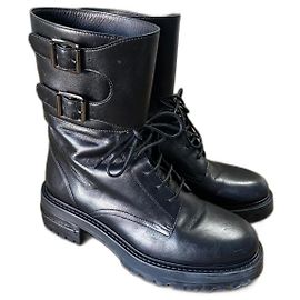 Botas ankle pretas Dior D-Trap em couro Preto