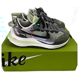 Sacai-Nike Sacai Vaporwaffle Villain Red Neptune Green-Green,Purple