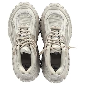 Balenciaga- Balenciaga Bouncer Distressed Sneakers in Beige Polyurethane-Beige