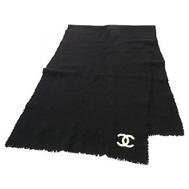 Sciarpa Chanel in lana e cashmere con il marchio Coco Nero