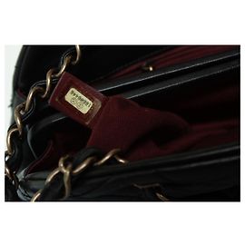 Chanel, borsa a spalla mademoiselle in nero Nero