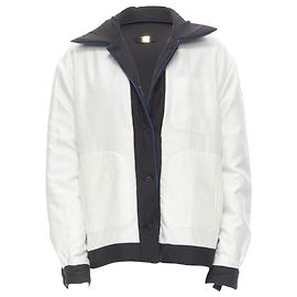 Wendbare gesteppte Seidenjacke mit Fendi-Logo Schwarz
