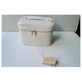 Louis Vuitton-LOUIS VUITTON Nice Mini Toiletry Case white epi leather new-White