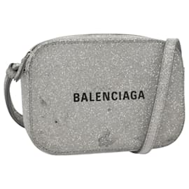 Balenciaga-Sac à main BALENCIAGA Caméra Sac à bandoulière en cuir argenté 552372 Auth bs20585-Argenté