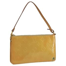 Louis Vuitton-LOUIS VUITTON Monogram Vernis Lexington Accessory Pouch Beige M91010 Auth 104125-Beige
