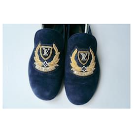 Louis Vuitton-LOUIS VUITTON Navy suede moccasin slippers size 38 IT-Dark blue