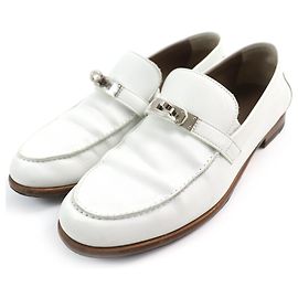 Hermès Mocassins de couro com fivela Hermes Kelly brancos Branco