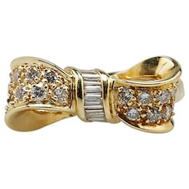 Autre Marque-Au750 Diamond Ribbon Ring-Golden
