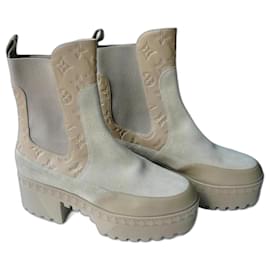 Louis Vuitton-Botas CHELSEA LAUREATE LOUIS VUITTON em couro camurça Ivory Estado quase novo T39 ESGOTADO-Bege