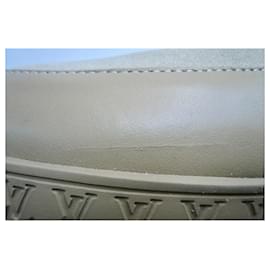 Louis Vuitton-LOUIS VUITTON Chelsea Laureate Boots suede leather Ivory Condition almost new Size 39 SOLD OUT-Beige