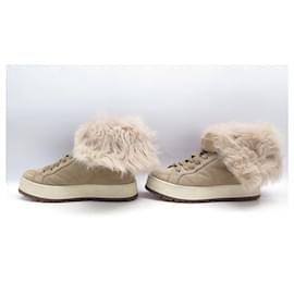 Prada-CHAUSSURES PRADA BASKETS MONTANTES FOURREES 37 + BOITE HIGH SNEAKERS FUR-Beige