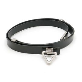 Cinturón triangular de cuero esmaltado Bottega Veneta Negro