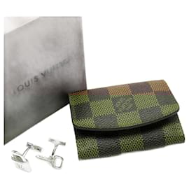 Louis Vuitton-Abotoaduras de metal prateado Louis Vuitton-Prata