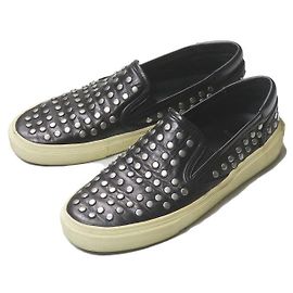 Sapatos de couro slip-on prateados com studs Yves Saint Laurent Outro