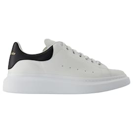 Alexander Mcqueen-Oversize Sneakers - Alexander McQueen - Leather - White-White