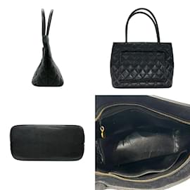 Chanel-Chanel Black Caviar Leather Handbag-Black