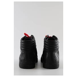 Gucci-Tênis de couro-Preto
