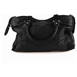 Balenciaga-Shoulder bag in leather-Black