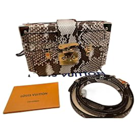 Python Clutch von Louis Vuitton Beige