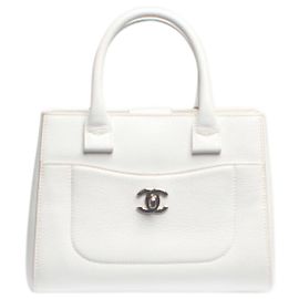 Chanel Borsa 2 in 2 Neo Executive bianca 2017 in pelle caviar Bianco