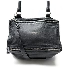 GIVENCHY PANDORA PM SCHULTERTASCHE AUS SCHWARZEM GRAINED LEDER Schwarz