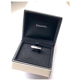 Chanel-Chanel Ultra-White