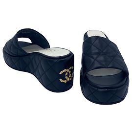 Chanel 24P Black Quilted Leather Platform Mule Sandals EU 40C Black Gold hardware