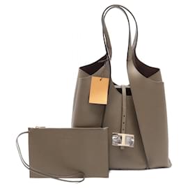 Tod's-Tod's Leather T Timeless Medium Shoulder Bag Brown-Brown