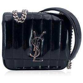 Saint Laurent Pequena bolsa transversal Vicky em couro patente acolchoado preto Preto