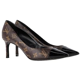 Louis Vuitton- Louis Vuitton Monogram Pointed Pumps in Brown Leather-Brown