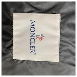 Moncler-Moncler Neste Down Vest in Grey Polyamide-Grey