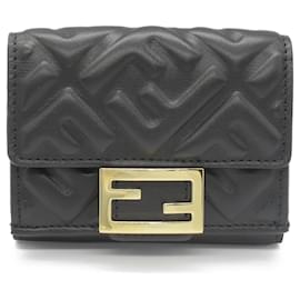 Fendi-Fendi Tri-fold Wallet in Black Leather-Black