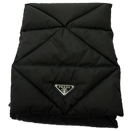 Châle en nylon noir Prada Noir