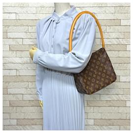 Louis Vuitton-Louis Vuitton Looping MM Monogram Shoulder Bag-Brown