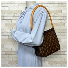 Louis Vuitton-Louis Vuitton Looping MM Monogram Shoulder Bag-Brown