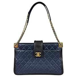 Chanel-Chanel Boy Shoulder Bag in Navy Black Lambskin-Black