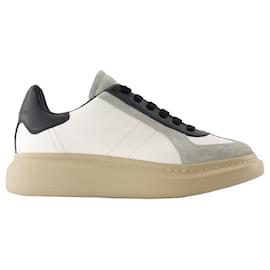 Alexander Mcqueen-Oversize Sneakers - Alexander McQueen - Leather - White-White