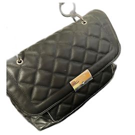 Borsa a tracolla Guess in pelle nera Nero