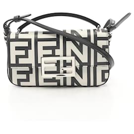 Fendi-Fendi Leather Baguette Smartphone Shoulder Bag-Black