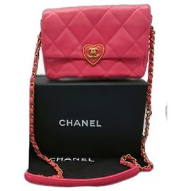 Bolsa de Ombro Chanel Cocco Love CC Heart Flap Rosa