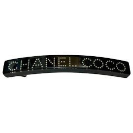 Grampo de cabelo Vintage Chanel Coco Chanel com pérolas flutuantes Primavera 2008. Preto Cru