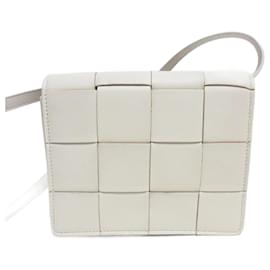 Bottega Veneta-Bottega Veneta Cassette Maxi Intrecciato Leather Shoulder Bag-Beige